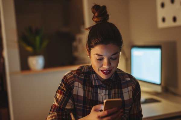 Use these suggestions to keep in touch with your friends after you move.